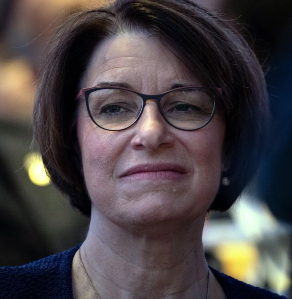 Klobuchar Seeks Inaugural Spotlight